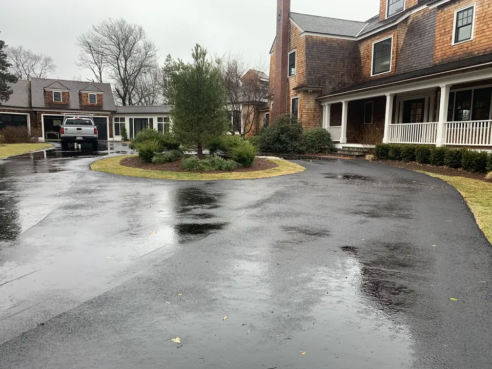 Circular driveway around a planted island